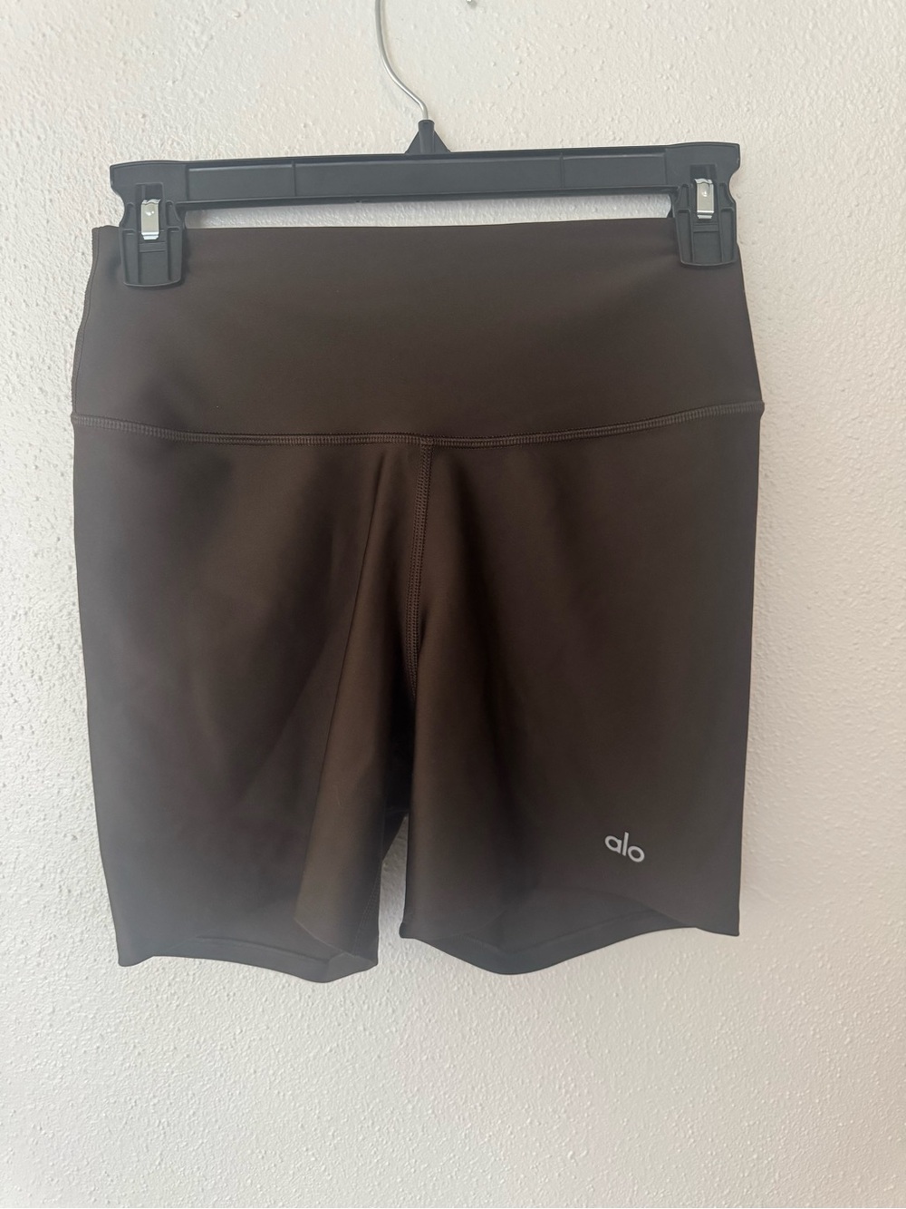 Alo High-Waist 5" Bike Shorts — Espresso - Picture 4 of 5